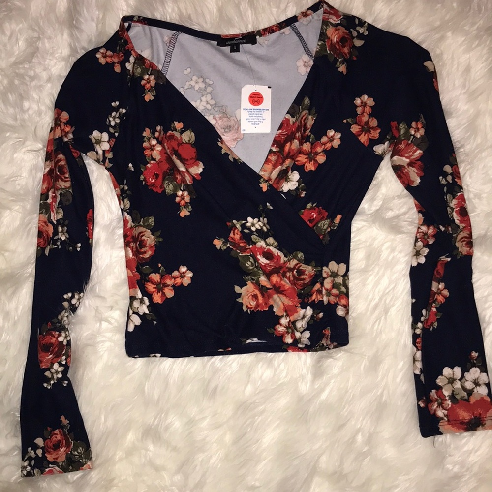 Brand new cute top!